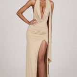 Champagne Színű Szatén Mély V-nyakú Halter Maxi Ruha