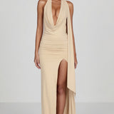 Champagne Színű Szatén Mély V-nyakú Halter Maxi Ruha