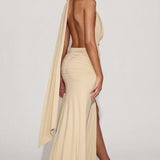 Champagne Színű Szatén Mély V-nyakú Halter Maxi Ruha