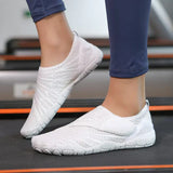👟🚶 2026 Új Mezítlábas Túracipő Nőknek és Férfiaknak - Kényelmes és Csúszásmentes Séta- és Túrázáshoz
