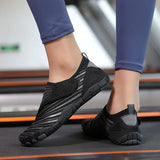 👟🚶 2026 Új Mezítlábas Túracipő Nőknek és Férfiaknak - Kényelmes és Csúszásmentes Séta- és Túrázáshoz