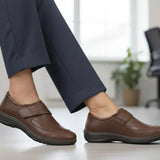 Emily | Puha Meleg Barna" could be rephrased as "Emily | Cozy Warm Brown.