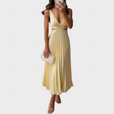 Julin | Csillogó Csavart Ruha" can be rewritten as "Julin | Sparkling Twisted Dress.