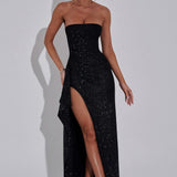 Dhalia Maxi Ruha - Fekete Csillogás" can be rewritten as "Dhalia Maxi Dress - Black Sparkle.