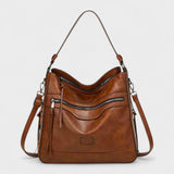 "Hela | Klasszikus Retro Táska" can be rewritten as "Hela | Vintage Classic Handbag".