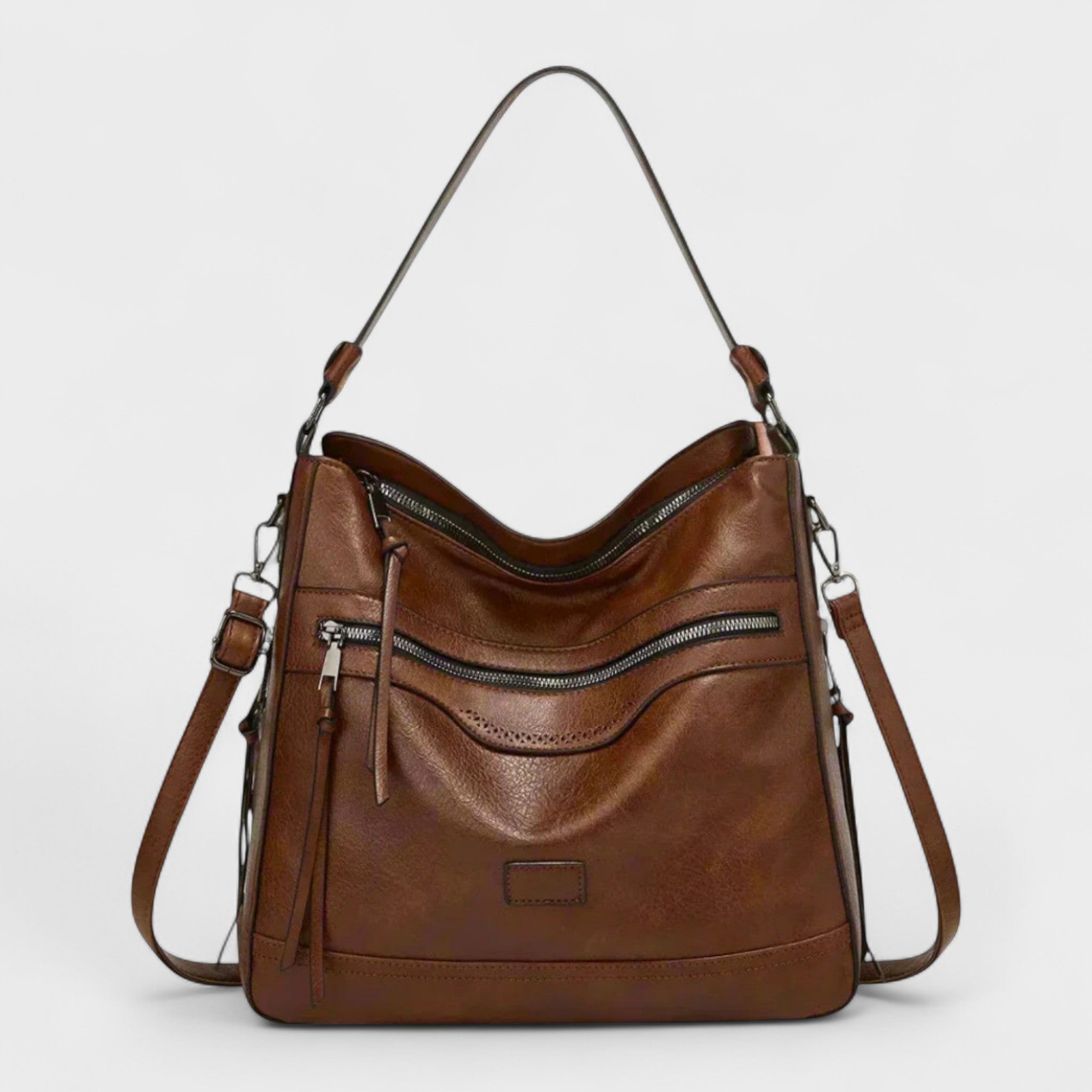 "Hela | Klasszikus Retro Táska" can be rewritten as "Hela | Vintage Classic Handbag".