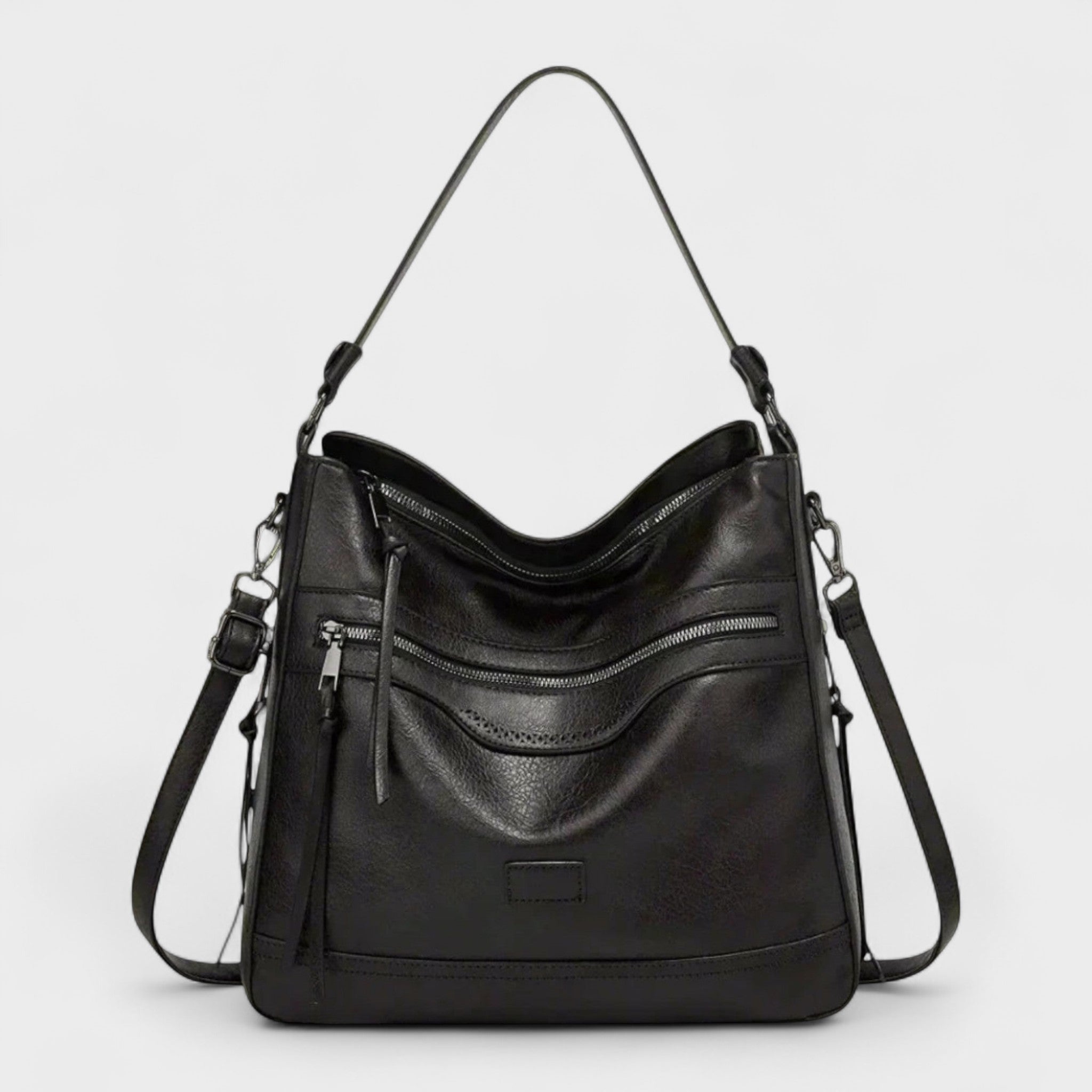 "Hela | Klasszikus Retro Táska" can be rewritten as "Hela | Vintage Classic Handbag".