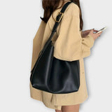 Liv | Lightweight Shoulder Bag
