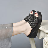 👣【35-43】2025 Női Fényes Wedge Pántos Szandál