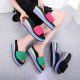 🌈Női alkalmi flip flop szivárványos talppal" can be rewritten as:

"🌈Női szivárványos talpú alkalmi flip flop