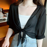 🌟 49% KEDVEZMÉNY! ⏰ Női áttetsző sifon crop felső – Elegáns megkötős dizájn – Ideális nyári rétegezéshez 🍃